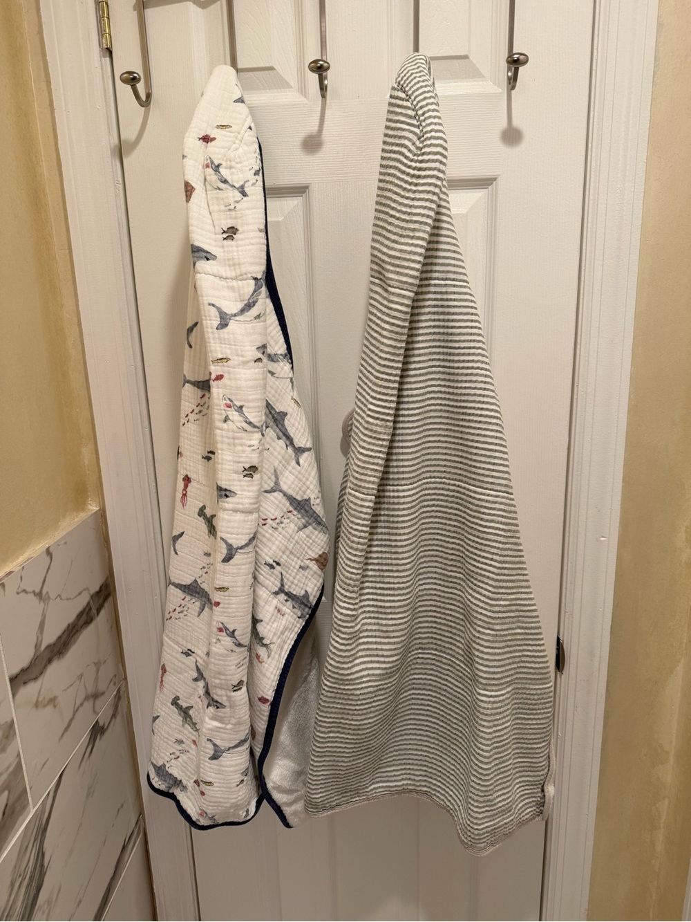 Little Unicorn cotton hooded bath towels